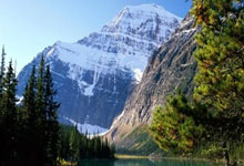 J9：[高尔夫]沙特女子国际赛提提库大赢4杆提前庆生 何沐妮T8.